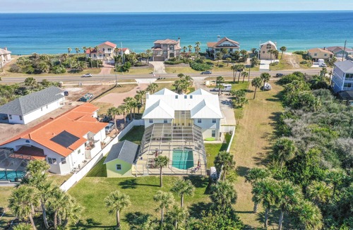 Painters Hill Apartment | Flagler Beach Bed and Breakfast Pool jaccuzzi Suite