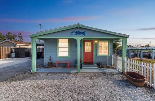 Flamingo Bay House | Flamingo Bay Cottage cottage