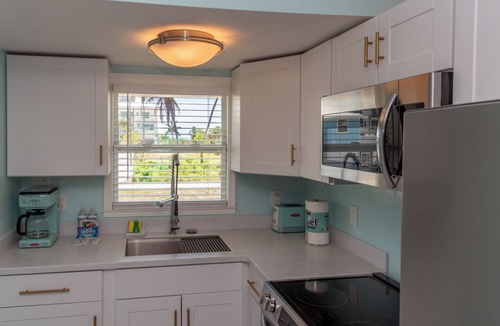 Mid Island Apartment | Flamingo Inn