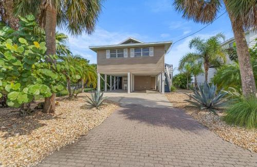 Spring Hill House | Flamingo Lagoon