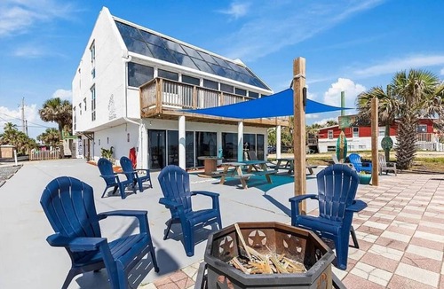 Flagler Beach Condo | Flamingo Suite | Bombora Suites | Steps To Flagler Beach & Restaurants
