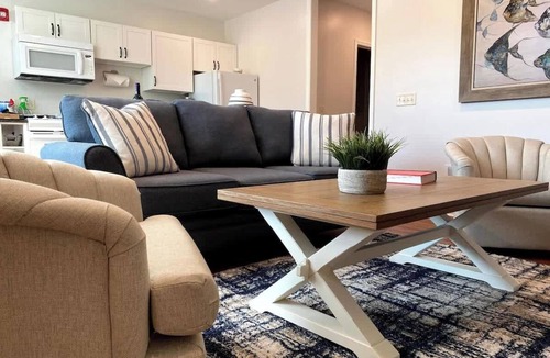 Old Town Bluffton Condo | Flat in Old Town Bluffton- History, Art, Dining