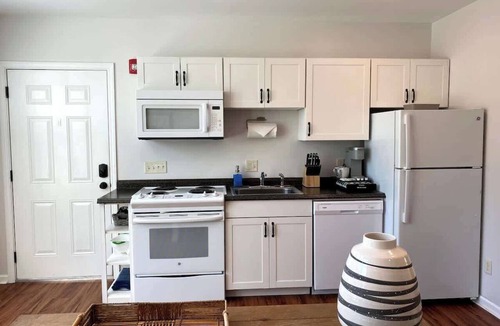 Old Town Bluffton Condo | Flat in Old Town Bluffton- History, Art, Dining