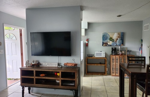 Parkside Apartment | FlipFlop Condo#2! Best bang for YOUR DOLLAR in town!