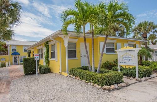 Anna Maria House | Flirty Flamingo Cottage Updated beach cottage, moments from the sand, w/pool!