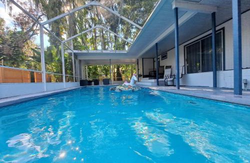 Lake Magdalene Villa | Flo's house III