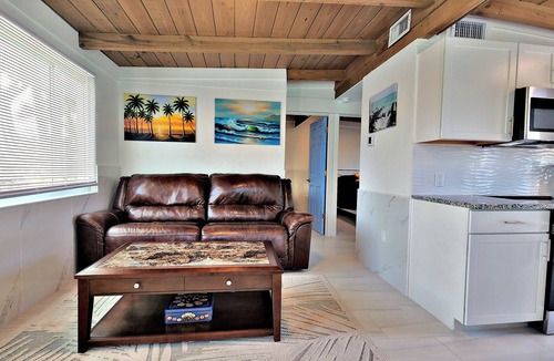 Englewood Condo | Florida Condo Getaway w/Pool & Boat Dockage – Minutes to Englewood Beach!