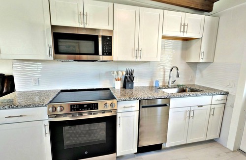 Englewood Condo | Florida Condo Getaway w/Pool & Boat Dockage – Minutes to Englewood Beach!