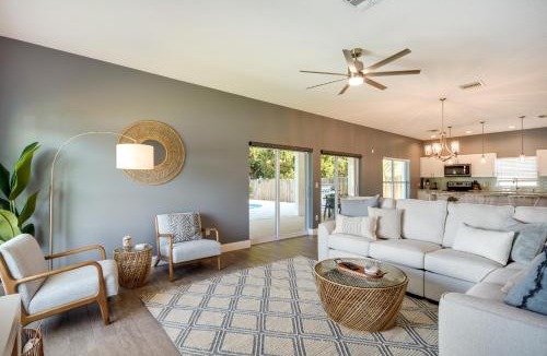 Jensen Beach House | Florida Gem Saltwater Pool By Beaches and Kayaking!