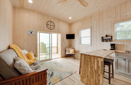 Carrabelle Cottage | Florida Gulf Coast Getaway w/Dock & Beach Views