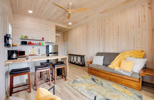 Carrabelle Cottage | Florida Gulf Coast Getaway w/Dock & Beach Views