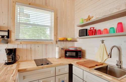 Carrabelle Cottage | Florida Gulf Coast Getaway w/Dock & Beach Views