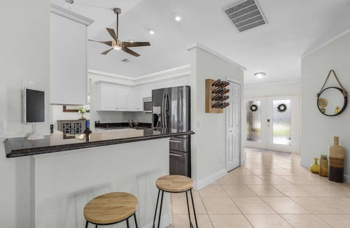 Caloosahatchee House | Florida Paradise 4 Bed 2 Bath Pool Home