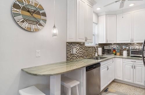Jog Road House | Florida Seaside Getaway