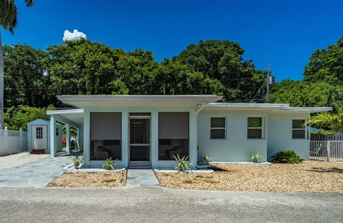 Jog Road House | Florida Seaside Getaway