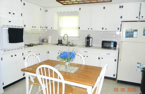 Chassahowitzka House | Florida springs minutes from you@Chassdoorway