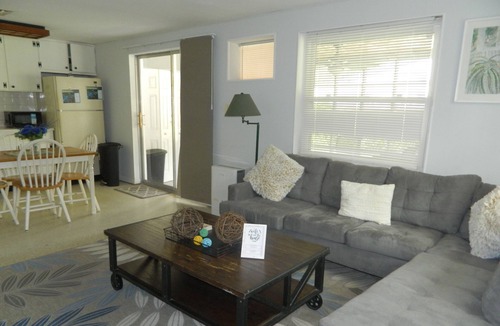 Chassahowitzka House | Florida springs minutes from you@Chassdoorway