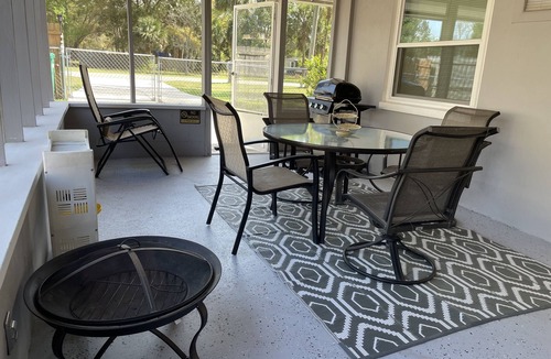 Chassahowitzka House | Florida springs minutes from you@Chassdoorway