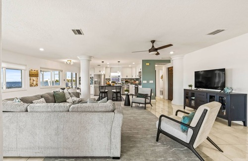 Crystal Beach House | Florida Villa | Waterfront | Private Pool