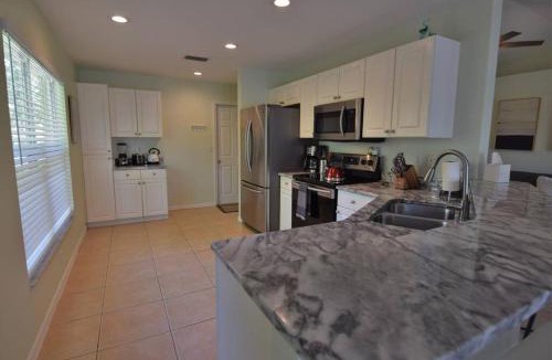 South Sarasota House | Florinda 3bdr/2bth 2car garage with New Pool