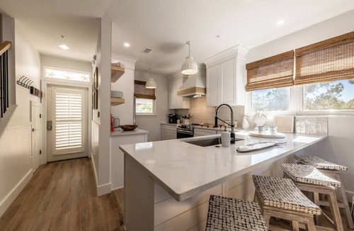 Sandestin Condo | "For Shore" New RENO! Turnberry in Sandestin, Baytowne Wharf, Golf Cart, Pool