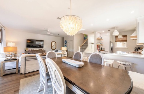 Sandestin Condo | "For Shore" New RENO! Turnberry in Sandestin, Baytowne Wharf, Golf Cart, Pool