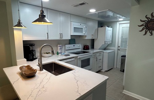 Hilton Head Island House | Forest Beach Townhome - 2BR/1.5 Bath - Pet Friendly - Short Walk to Beach