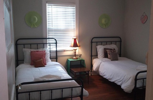 Forest Acres House | Forest Lake Hidden Gem! 3 MIN to FT JACKSON