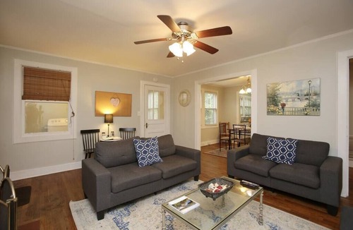 Forest Acres House | Forest Lake Hidden Gem 3 Min to Ft Jackson & Shops
