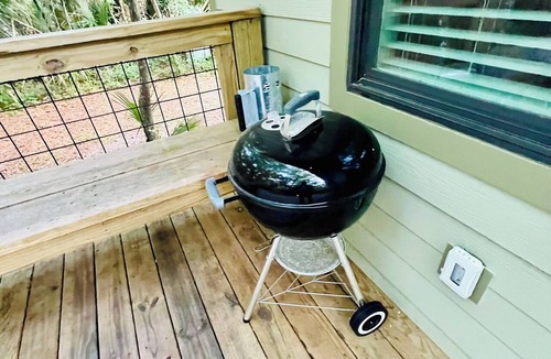 Apalachicola House | Forest View- Pet friendly! Steps to Apalachicola River