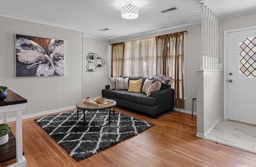 East Ridge House | Forget your worries in this spacious and serene space