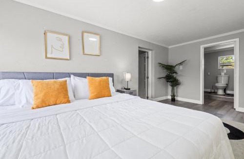 Croissant Park House | Fort Lauderdale Retreat Near Beach & Airport