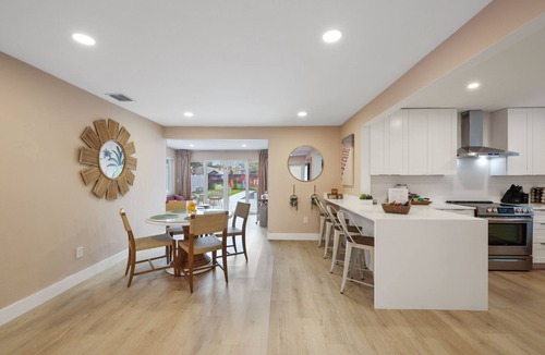 Croissant Park House | Fort Lauderdale Home: Pool, Putting Green, Arcade, by Downtown and Beachn