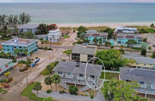 Holmes Beach Apartment | Fountain Head 5