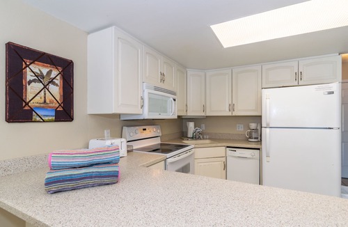 Holmes Beach House | Fountainhead Condo 4 2/2 Condo Steps To white Sugar Sand Beach, Large Pool