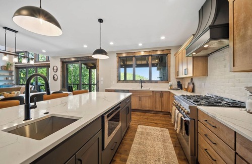 Elk Park House | Four Eaglets Lodge at Eagles Nest - 5 Suites, Mountain View, Game Room