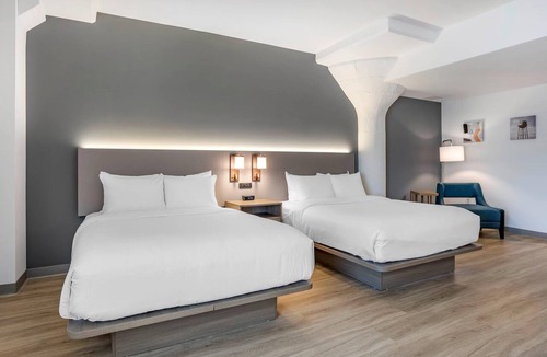 Newark Hotel | Four Points by Sheraton Newark Airport