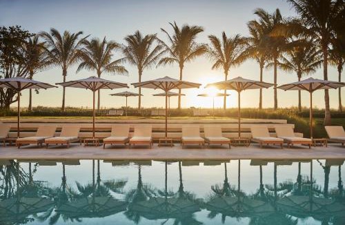Surfside Hotel | Four Seasons Hotel at The Surf Club