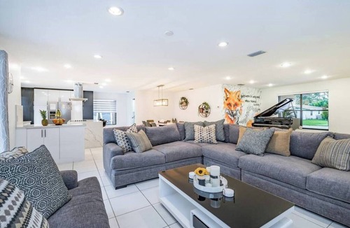 Croissant Park Villa | Fox Private Resort-Heated Pool, Spa-Downtown&Beach