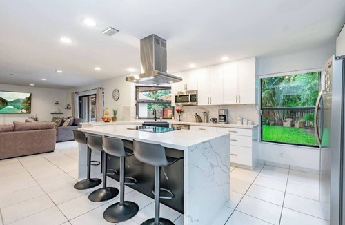 Croissant Park Villa | Fox Private Resort-Heated Pool, Spa-Downtown&Beach