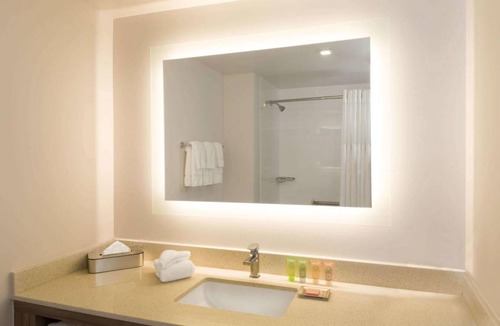 Dania Beach Hotel | Free Airport Shuttle w/2 Gorgeous Accommodations | Outdoor Pool + Free Parking