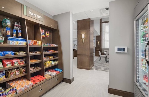 Florence Apartment | Free Breakfast + Outdoor Pool | Explore the Nascar Hall of Fame
