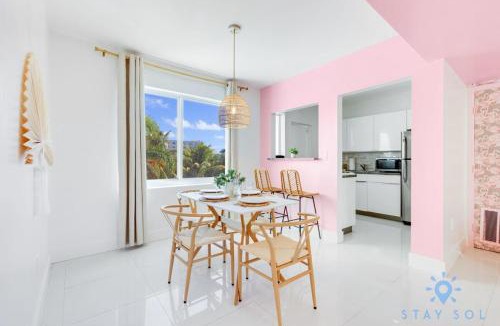 Hollywood South Central Beach Apartment | Free Parking, Bay View, Pool, Step To Beach
