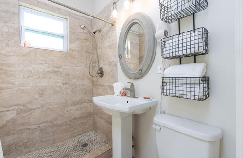 Clearwater Beach House | Frenchy's Cottages on East Shore 490 home