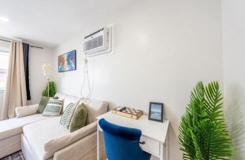 North Ironbound Apartment | Fresh 2BR with Easy NYC Access w. WiFi and Laundry