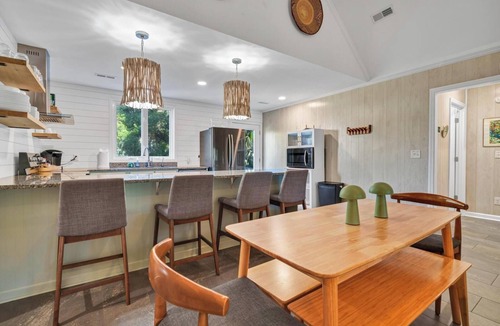 Edisto Island House | Fresh & stylish house, The Octopus Oak. 650' to the beach, Dog friendly.