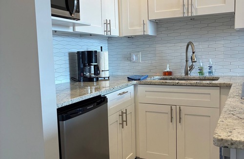 Peachtree Center Condo | Fresh, Updated, & Cozy 1BR, 1BA in Midtown - Sleeps 4,Near Attractions & Dining!