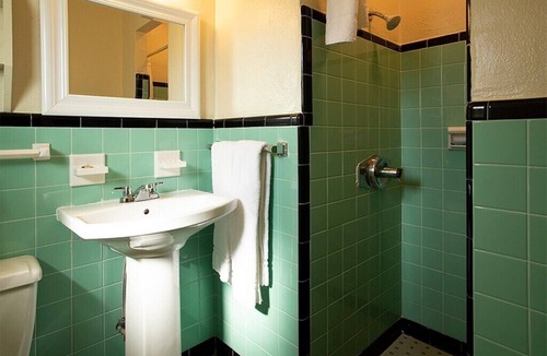 Edgewater Hotel | ❤️FRIENDLY & CLEAN BOUTIQUE MOTEL 8❤️