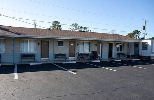 Edgewater Hotel | ❤️FRIENDLY & CLEAN BOUTIQUE MOTEL 8❤️