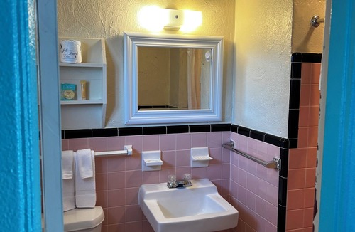 Edgewater House | ❤️FRIENDLY & CLEAN BOUTIQUE MOTEL 1❤️